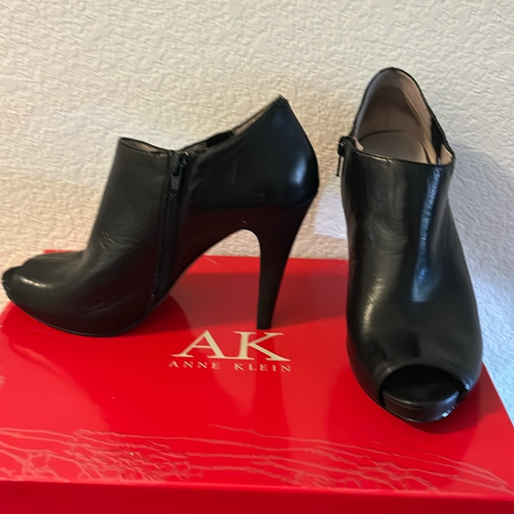Lady’s dress shoes